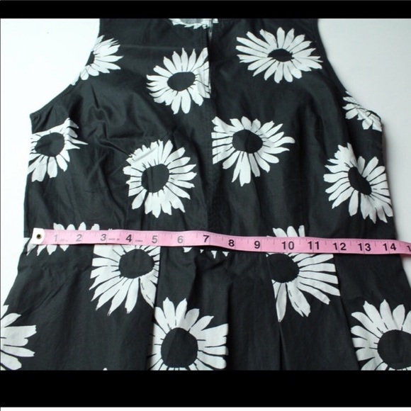 Black and white sunflower peplum top from Gap - Picture 4 of 4